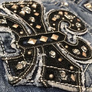 Miss Me Mid-Rise Boot Cut Fleur De Lis Jeans Size 28